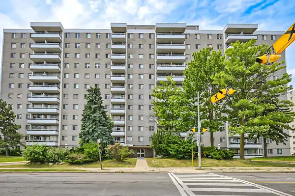 940 Caledonia RD #611, Toronto W04, ON M6B 2G8