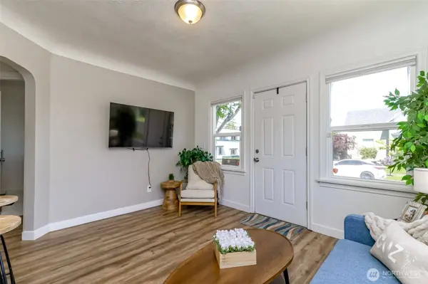 606 S 61st ST, Tacoma, WA 98408