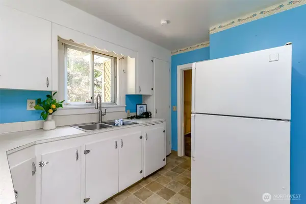 5206 W Werner RD, Bremerton, WA 98312
