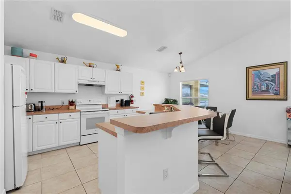 4811 CUMBRIAN LAKES DR, Kissimmee, FL 34746
