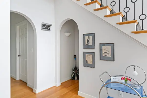 912 KING WILLIAM DR, Charlottesville, VA 22901
