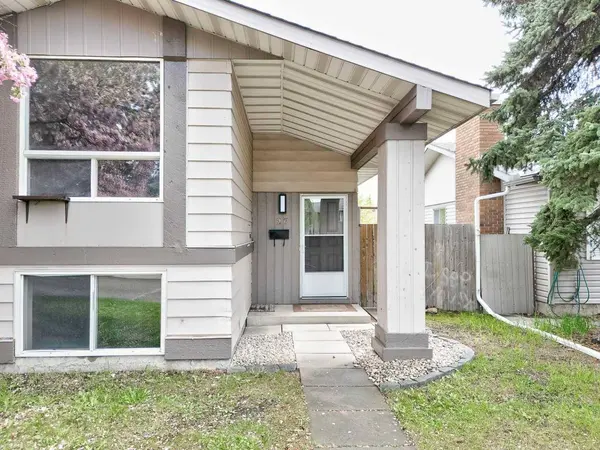 27 Dovely WAY SE, Calgary, AB T2B 2K7