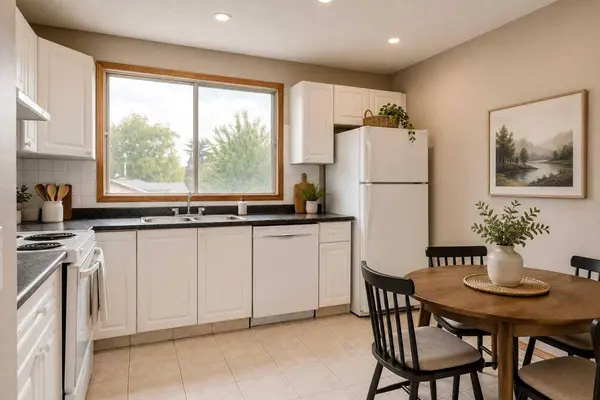 27 Dovely WAY SE, Calgary, AB T2B 2K7