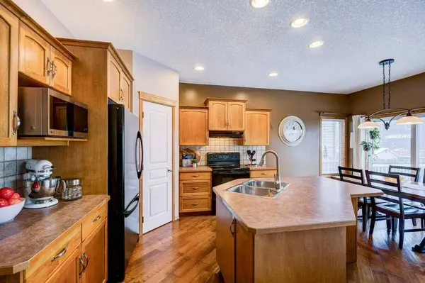 157 Chapalina Close SE, Calgary, AB T2X 3W2