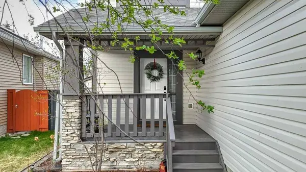121 Chaparral WAY SE, Calgary, AB T2X 3J9