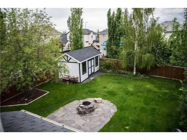 121 Chaparral WAY SE, Calgary, AB T2X 3J9