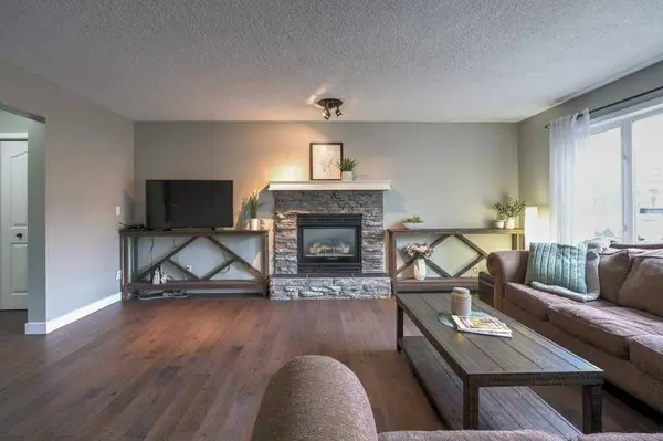 121 Chaparral WAY SE, Calgary, AB T2X 3J9