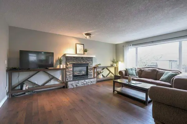 121 Chaparral WAY SE, Calgary, AB T2X 3J9