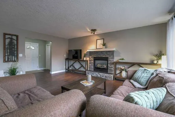 121 Chaparral WAY SE, Calgary, AB T2X 3J9