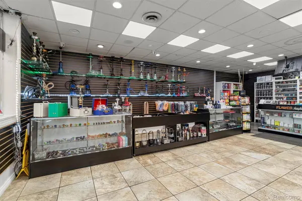 25462 Ford RD, Dearborn Heights, MI 48127