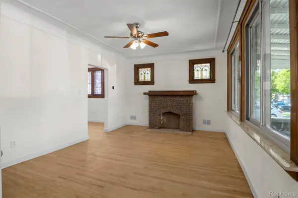 7524 Hartwell ST, Dearborn, MI 48126