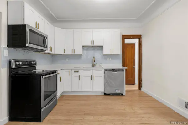 7524 Hartwell ST, Dearborn, MI 48126