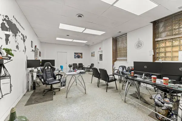 12950 Lyndon ST, Detroit, MI 48227