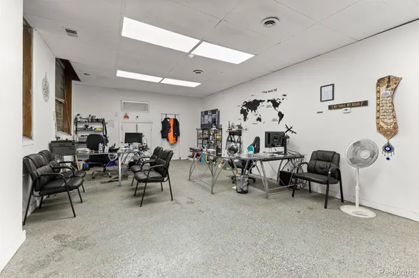 12950 Lyndon ST, Detroit, MI 48227