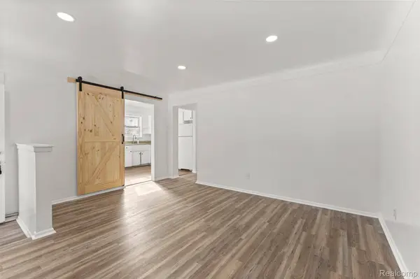 5949 N Lafayette ST, Dearborn Heights, MI 48127