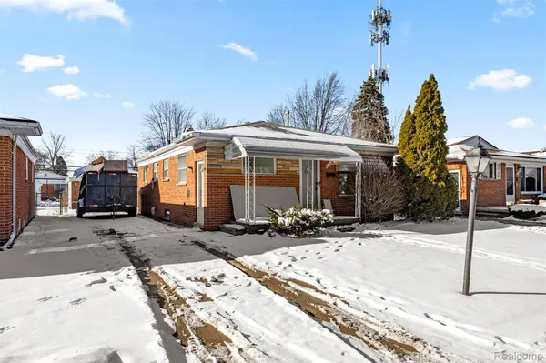 5949 N Lafayette ST, Dearborn Heights, MI 48127