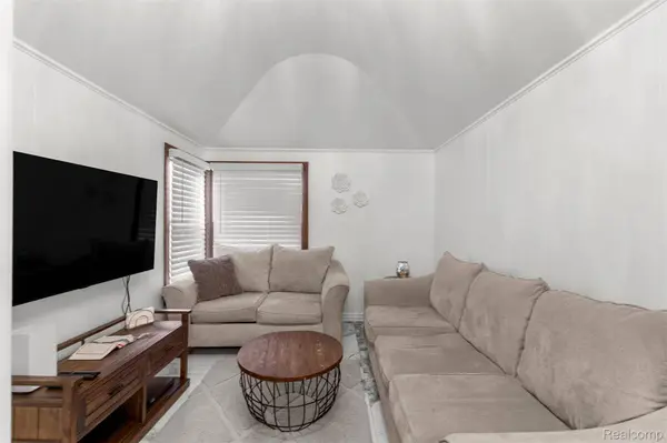 1803 N Rosevere AVE, Dearborn, MI 48128