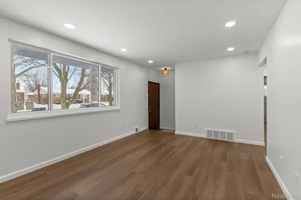 15345 Bainbridge ST, Livonia, MI 48154