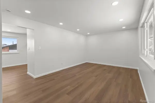 15345 Bainbridge ST, Livonia, MI 48154