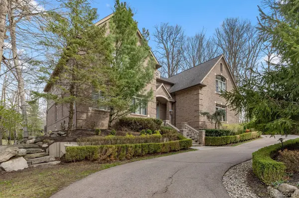 21480 LUJON CT, Northville, MI 48167