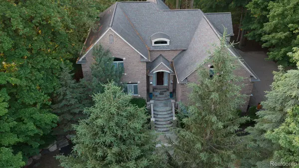 21480 LUJON CT, Northville, MI 48167