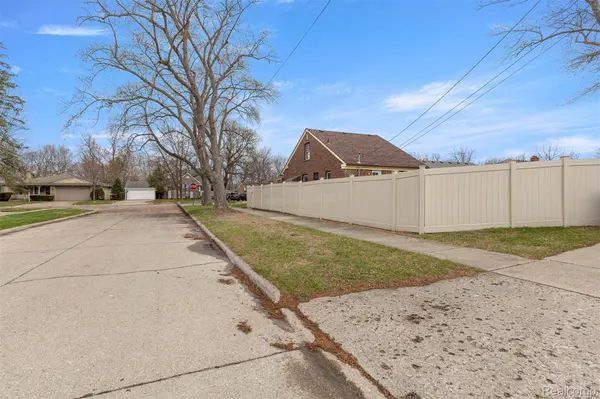 24555 Rouge River DR, Dearborn Heights, MI 48127