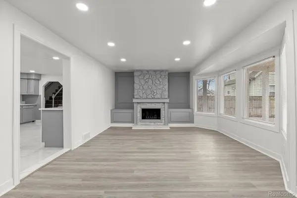 36850 Perry ST, Romulus, MI 48174