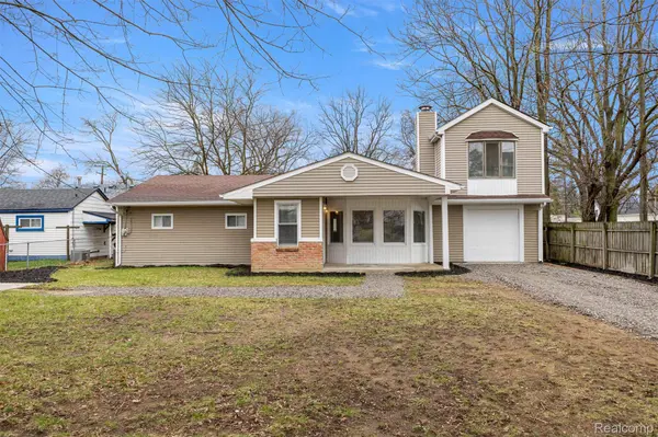 36850 Perry ST, Romulus, MI 48174