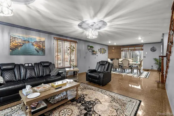 7718 Steadman ST, Dearborn, MI 48126