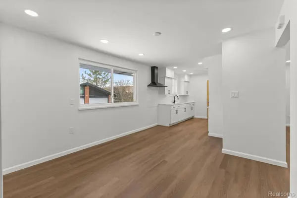 15345 Bainbridge ST, Livonia, MI 48154