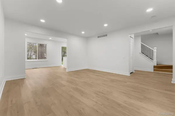 24869 Christina LN, Novi, MI 48375