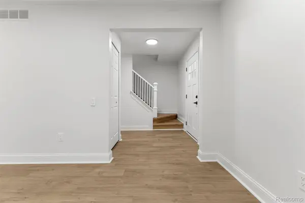 24869 Christina LN, Novi, MI 48375