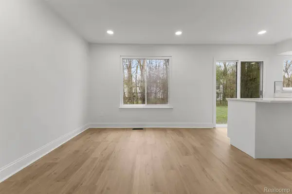 24869 Christina LN, Novi, MI 48375