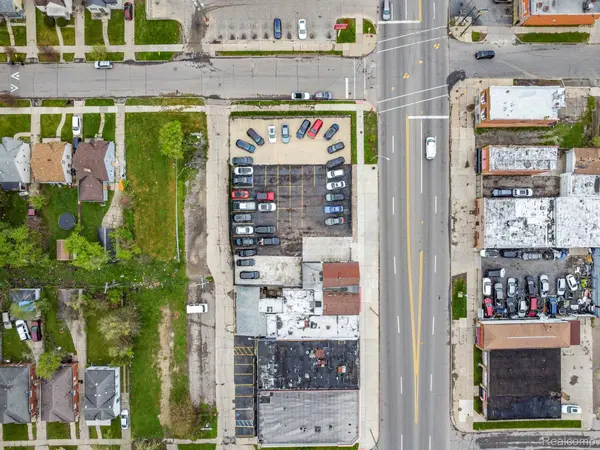 19420 W Warren AVE, Detroitcity_wayne, MI 48228