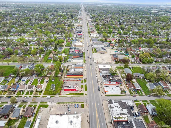 19420 W Warren AVE, Detroitcity_wayne, MI 48228