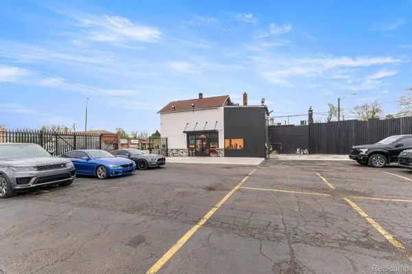19420 W Warren AVE, Detroitcity_wayne, MI 48228