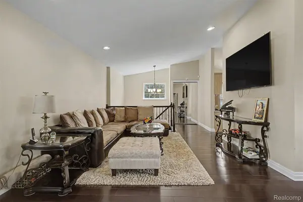 20872 E Glen Haven CIR #30, Northville, MI 48167