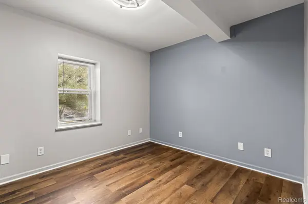5920 Chase RD, Dearborn, MI 48126
