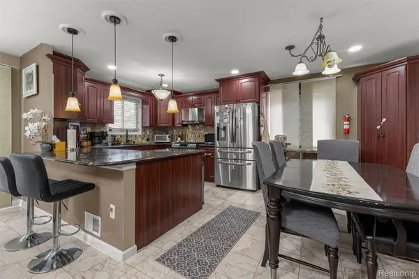 7644 Steadman ST, Dearborn, MI 48126