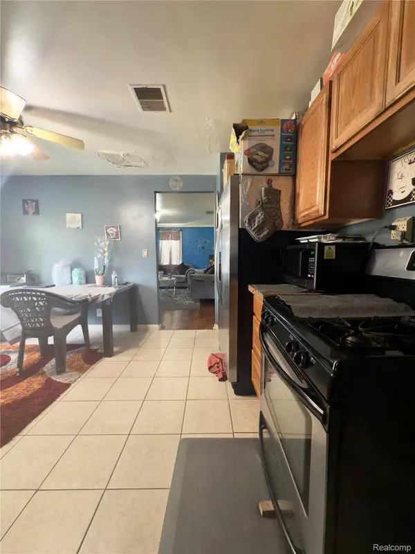 148 Rosemary ST, Dearborn Heights, MI 48127