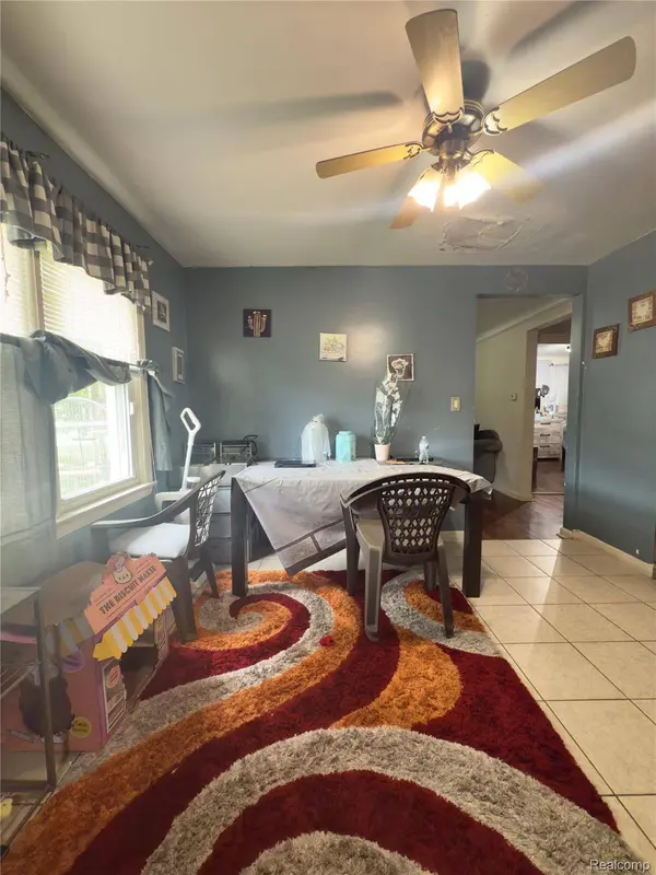 148 Rosemary ST, Dearborn Heights, MI 48127