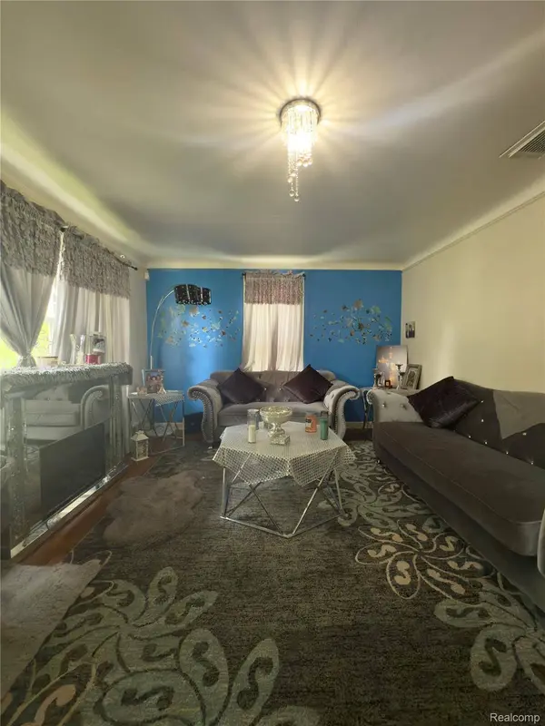 148 Rosemary ST, Dearborn Heights, MI 48127