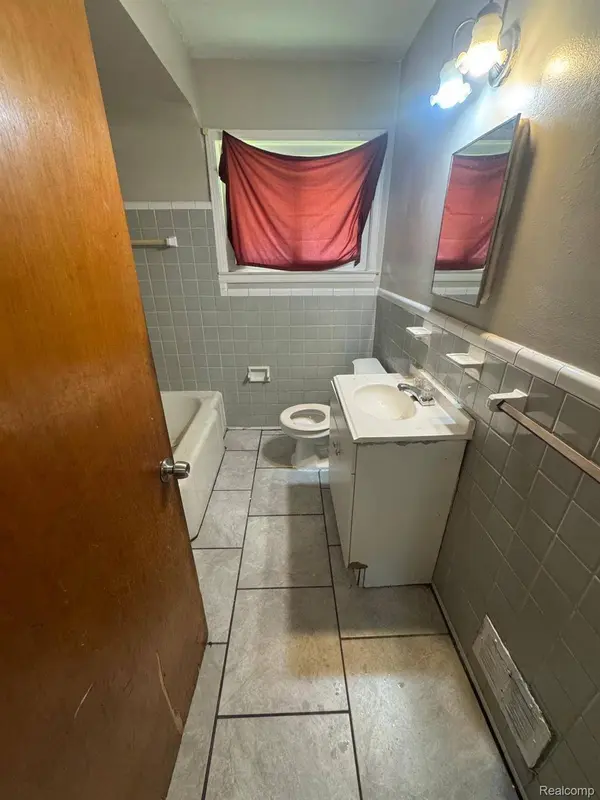 1141 Woodland DR, Inkster, MI 48141