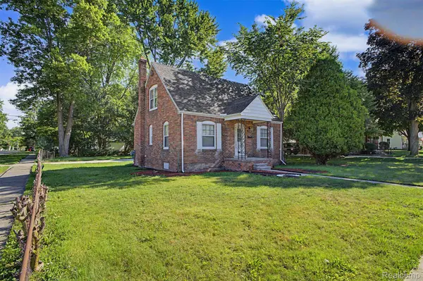 31980 Alvin ST, Garden City, MI 48135