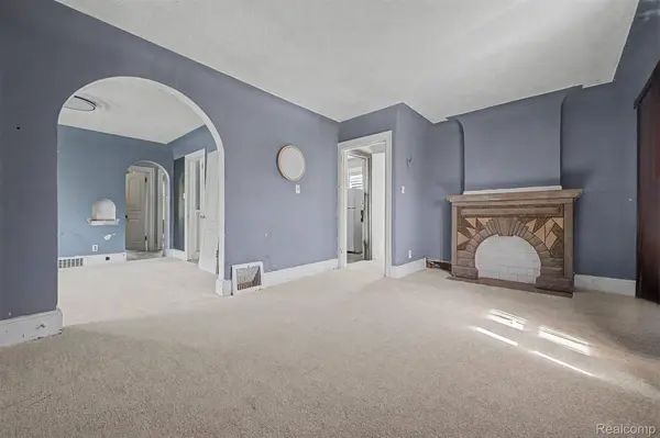 9275 Appoline ST, Detroit, MI 48228