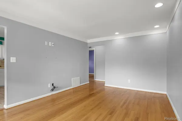 29014 Block ST, Garden City, MI 48135