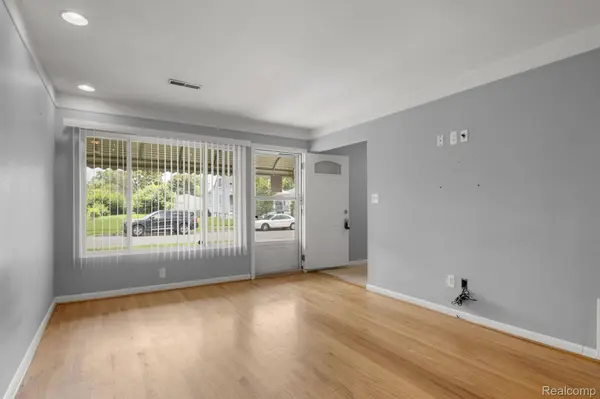 29014 Block ST, Garden City, MI 48135