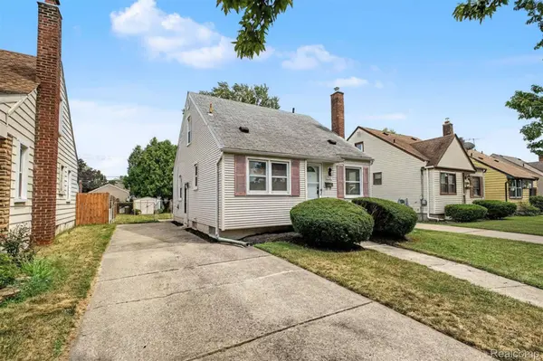 6785 Pelham RD, Allen Park, MI 48101