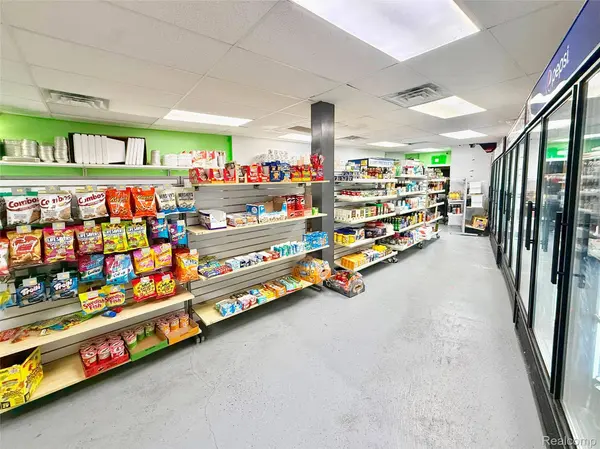 27105 Shiawassee RD, Southfield, MI 48033