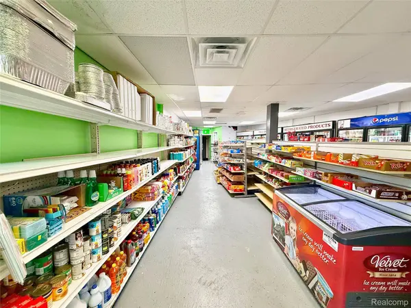 27105 Shiawassee RD, Southfield, MI 48033